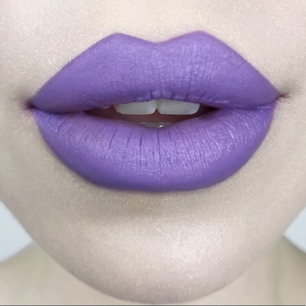 Kat Von D Studded Kiss Lipstick 💋 - Picture 9 of 14